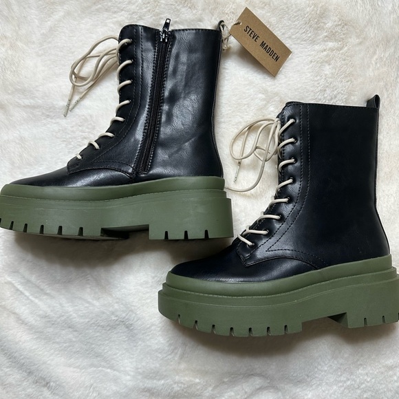 COOL PLANET By Steve Madden Women's Mosss Fashion Boot - Picture 3 of 5